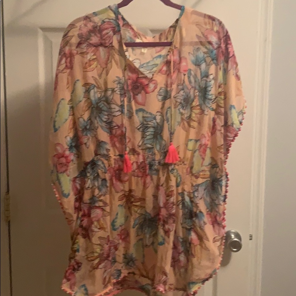 Beach cover up - Picture 2 of 3